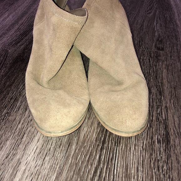 Urban Outfitters Suede Ankle Booties - Picture 4 of 8